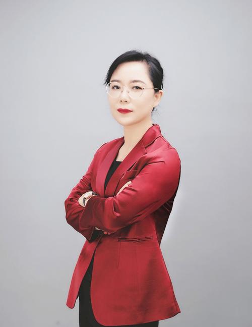 品牌管理方法論 ▎百益龍地產張金麗:用心做產品才能奠定品牌基礎和